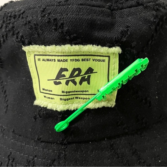 Women’s Black Bucket Hat with Green Patch Era - Picture 2 of 11